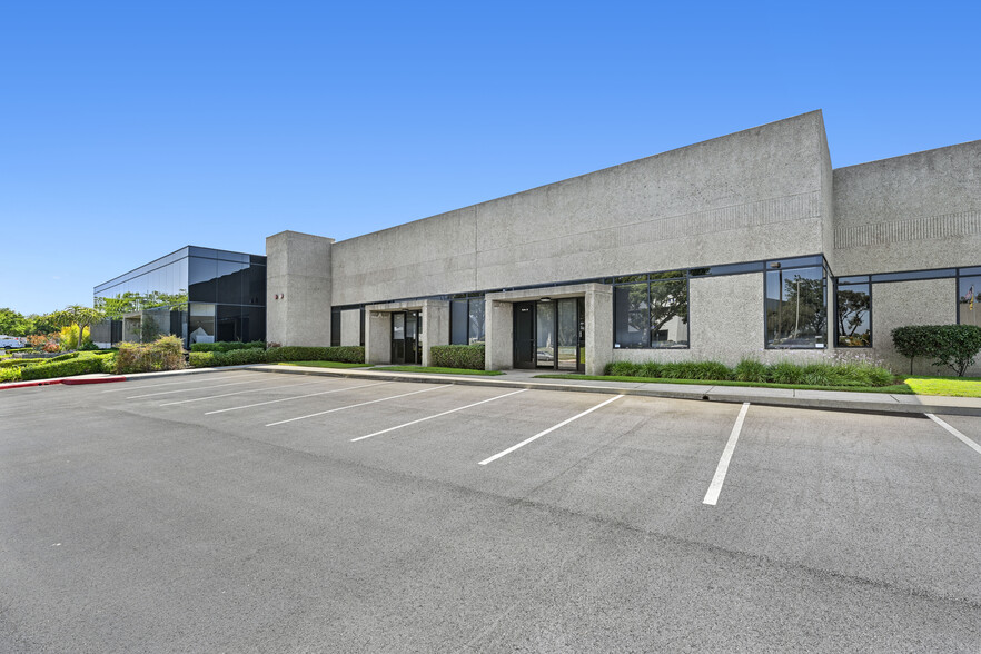 8451 Miralani Dr, San Diego, CA for lease - Interior Photo - Image 2 of 4
