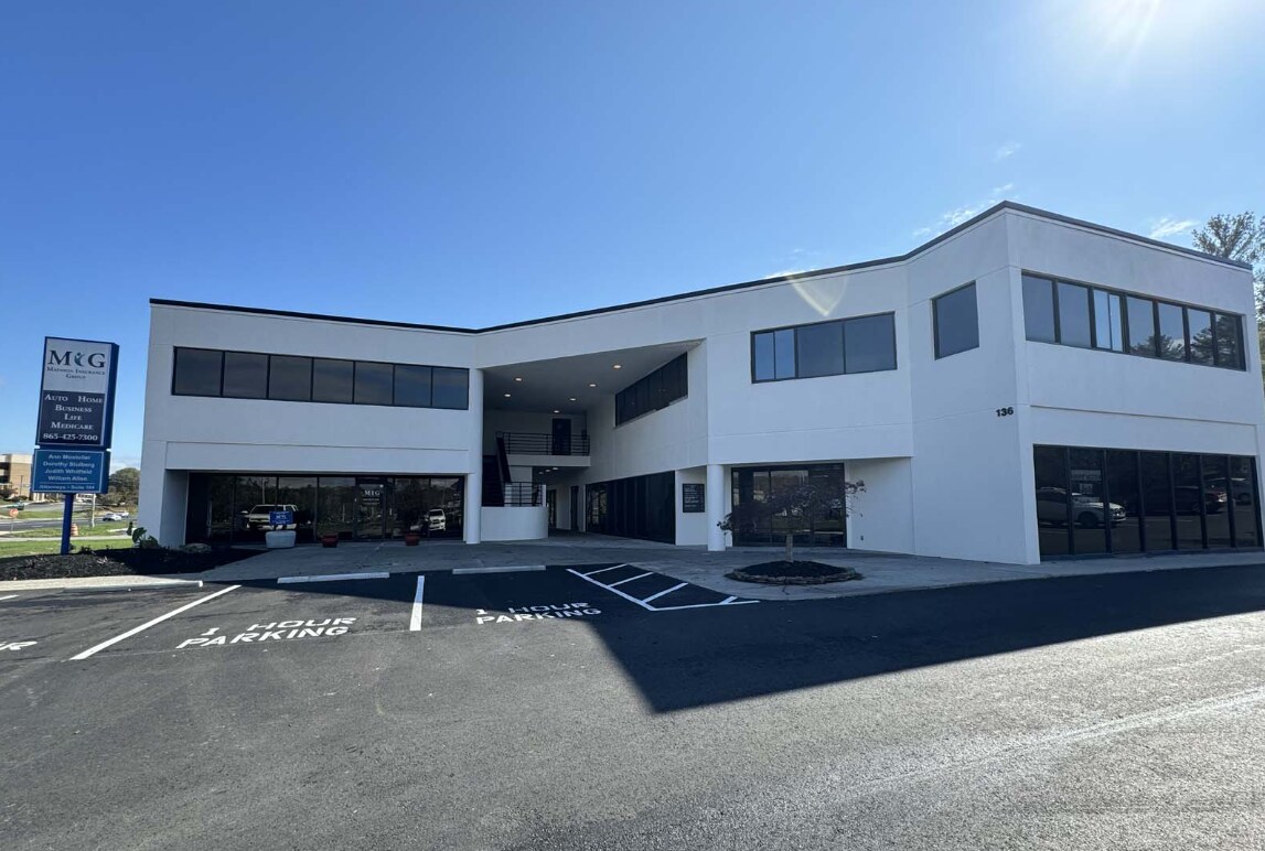 136 S Illinois Ave, Oak Ridge, TN à louer Photo du bâtiment- Image 1 de 6