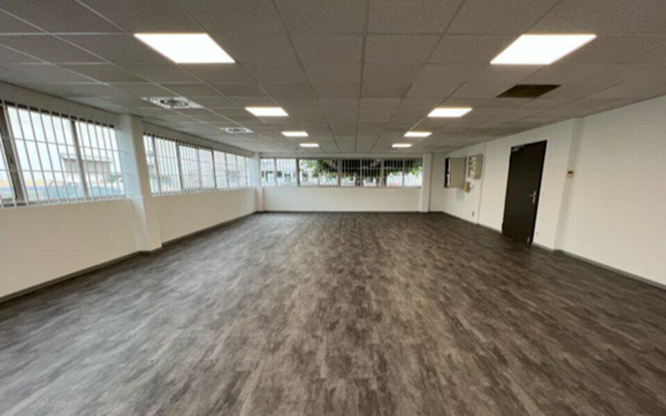 Flex in Nîmes for lease Interior Photo- Image 1 of 2