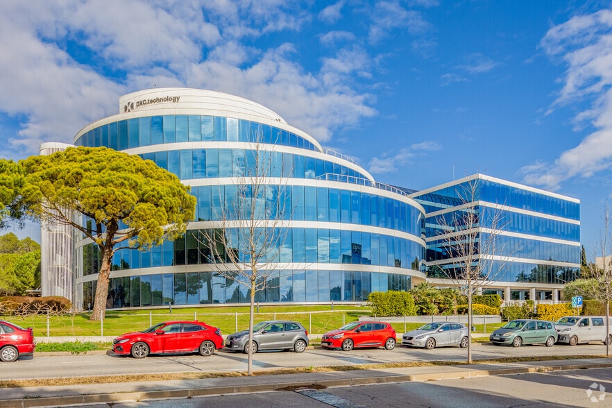 Avinguda de la Generalitat, 163-167, Sant Cugat del Vallès, Barcelona for lease - Primary Photo - Image 1 of 5