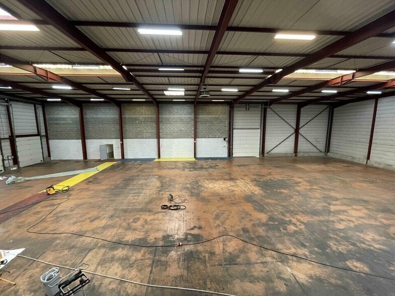 Flex in Corbas for lease - Interior Photo - Image 3 of 12