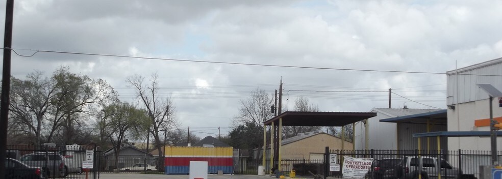 6521 Harrisburg Blvd, Houston, TX à vendre - Photo du bâtiment - Image 3 de 5