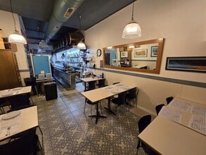 Retail in Barcelona, Barcelona for lease Interior Photo- Image 1 of 10