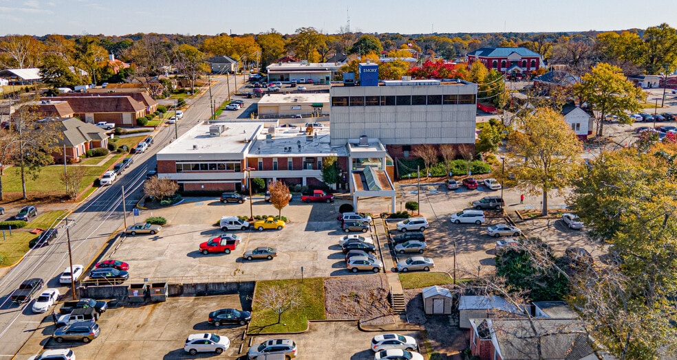 303 Smith St, Lagrange, GA for sale - Building Photo - Image 3 of 6