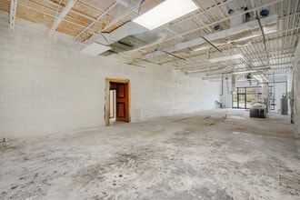5030 Coldwater Rd, Flint, MI for lease Interior Photo- Image 2 of 15