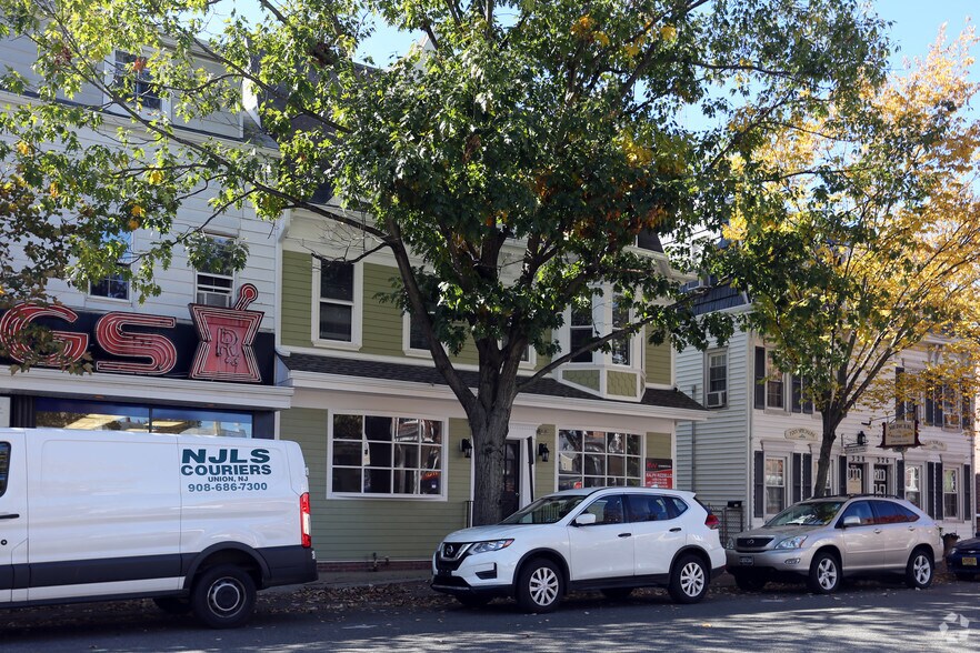 334 Farnsworth Ave, Bordentown, NJ à louer - Photo principale - Image 1 de 4