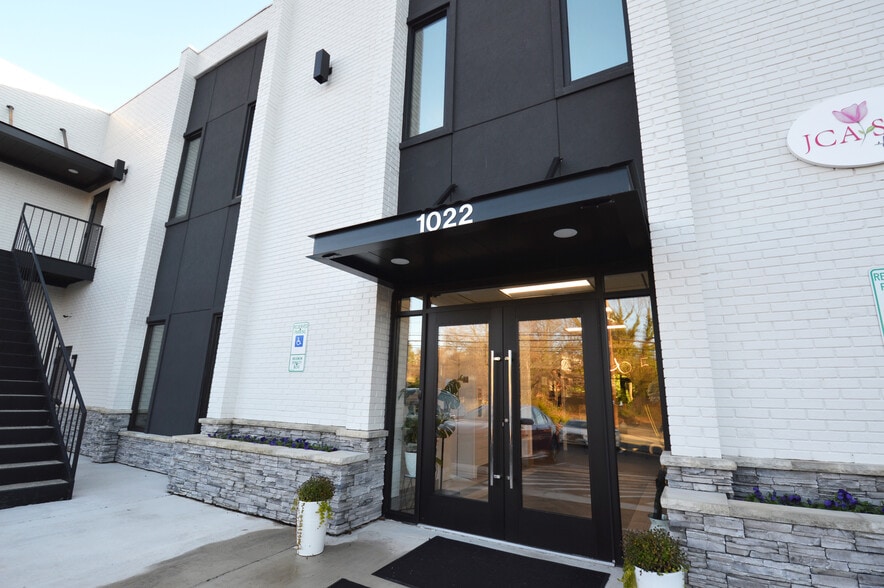 1022 W 1st St, Winston-Salem, NC for lease - Building Photo - Image 2 of 10