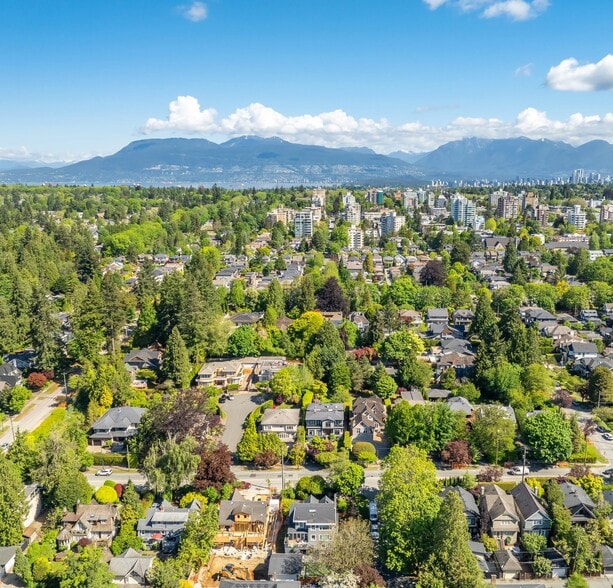 2383-2385 49th Ave W, Vancouver, BC à vendre - Aérien - Image 3 de 3
