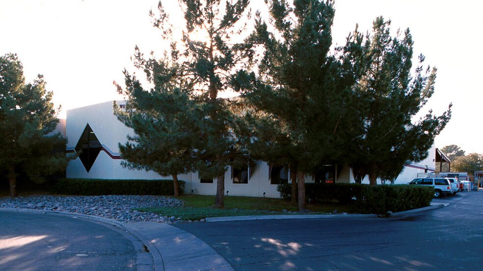 3601 E La Salle St, Phoenix, AZ for lease - Building Photo - Image 2 of 7