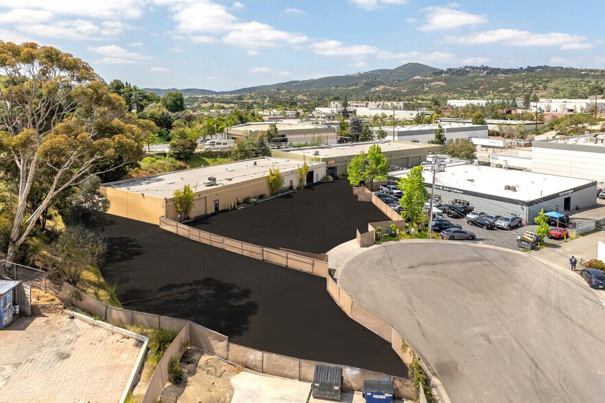 530 Opper St, Escondido, CA for lease - Building Photo - Image 2 of 11