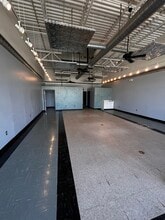 9542-9562 Lackman Rd, Lenexa, KS à louer Photo intérieure- Image 1 de 5