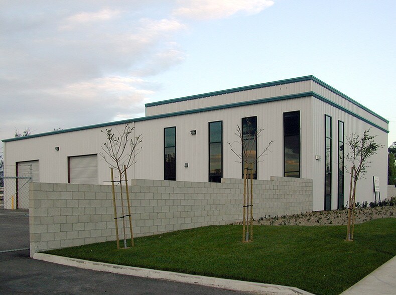 15060-15102 Ceres Ave, Fontana, CA à louer - Autre - Image 3 de 4