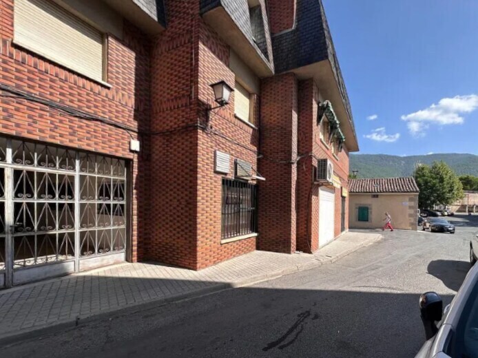Multifamily in La Adrada, Ávila for sale Building Photo- Image 1 of 2