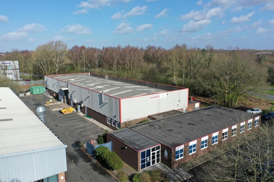 31 Kingsland Grange, Warrington for lease - Building Photo - Image 2 of 8