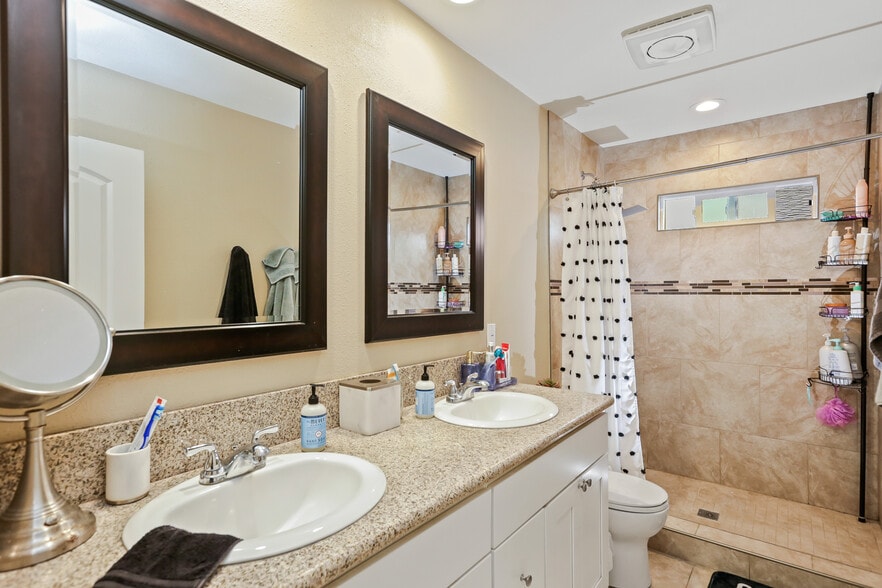1200 W Sycamore Ave, Orange, CA for sale - Building Photo - Image 3 of 26