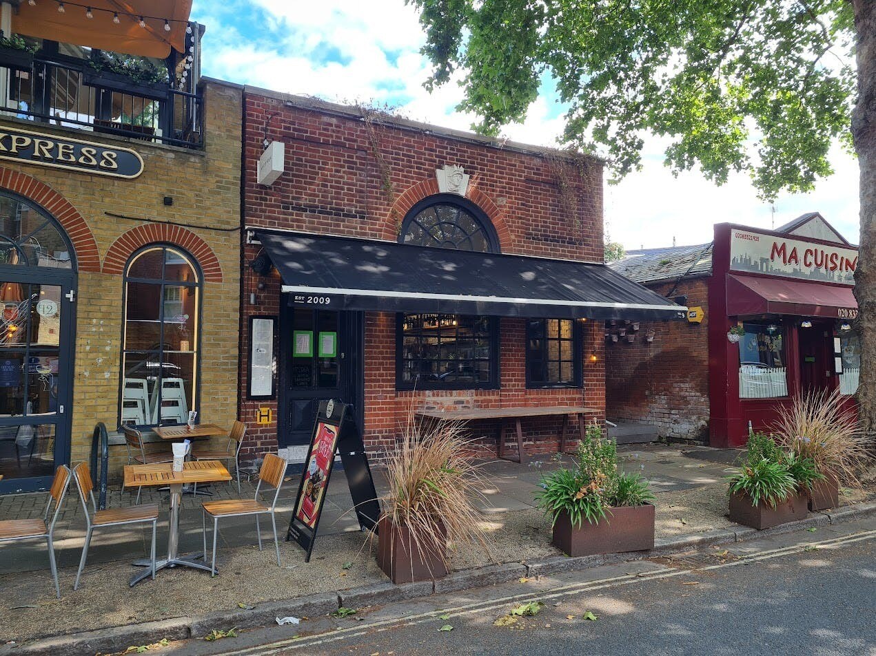 9 Station Appr, Richmond à louer Photo du bâtiment- Image 1 de 6