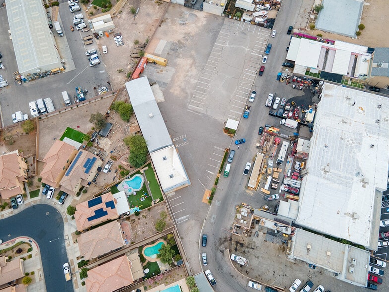 648 Joey Ln, Henderson, NV à louer - Photo du bâtiment - Image 2 de 31