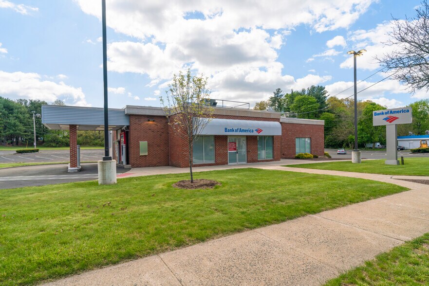 1697-1699 Whitney Ave, Hamden, CT à louer - Photo du bâtiment - Image 3 de 14