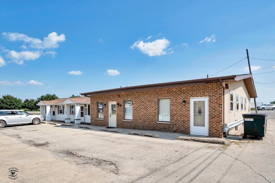 1112 E Railroad St, Sandwich, IL à vendre - Photo du bâtiment - Image 2 de 44