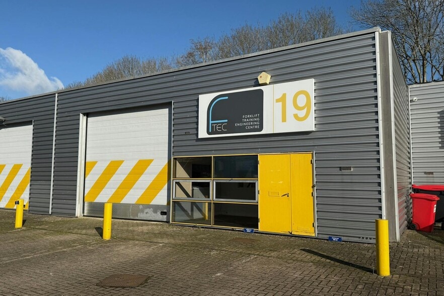 Kembrey Park, Swindon for lease - Building Photo - Image 1 of 3