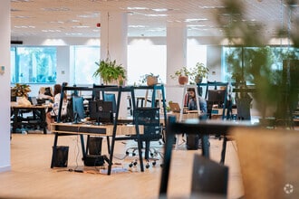 Calle José Echegaray, 20, Las Rozas de Madrid, Madrid for lease Interior Photo- Image 1 of 12