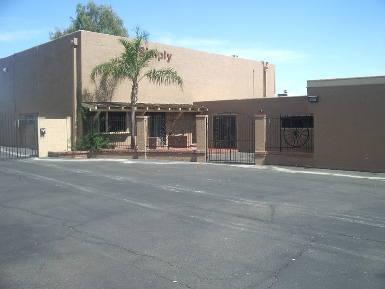 10729 N 19th Ave, Phoenix, AZ for lease - Building Photo - Image 2 of 24