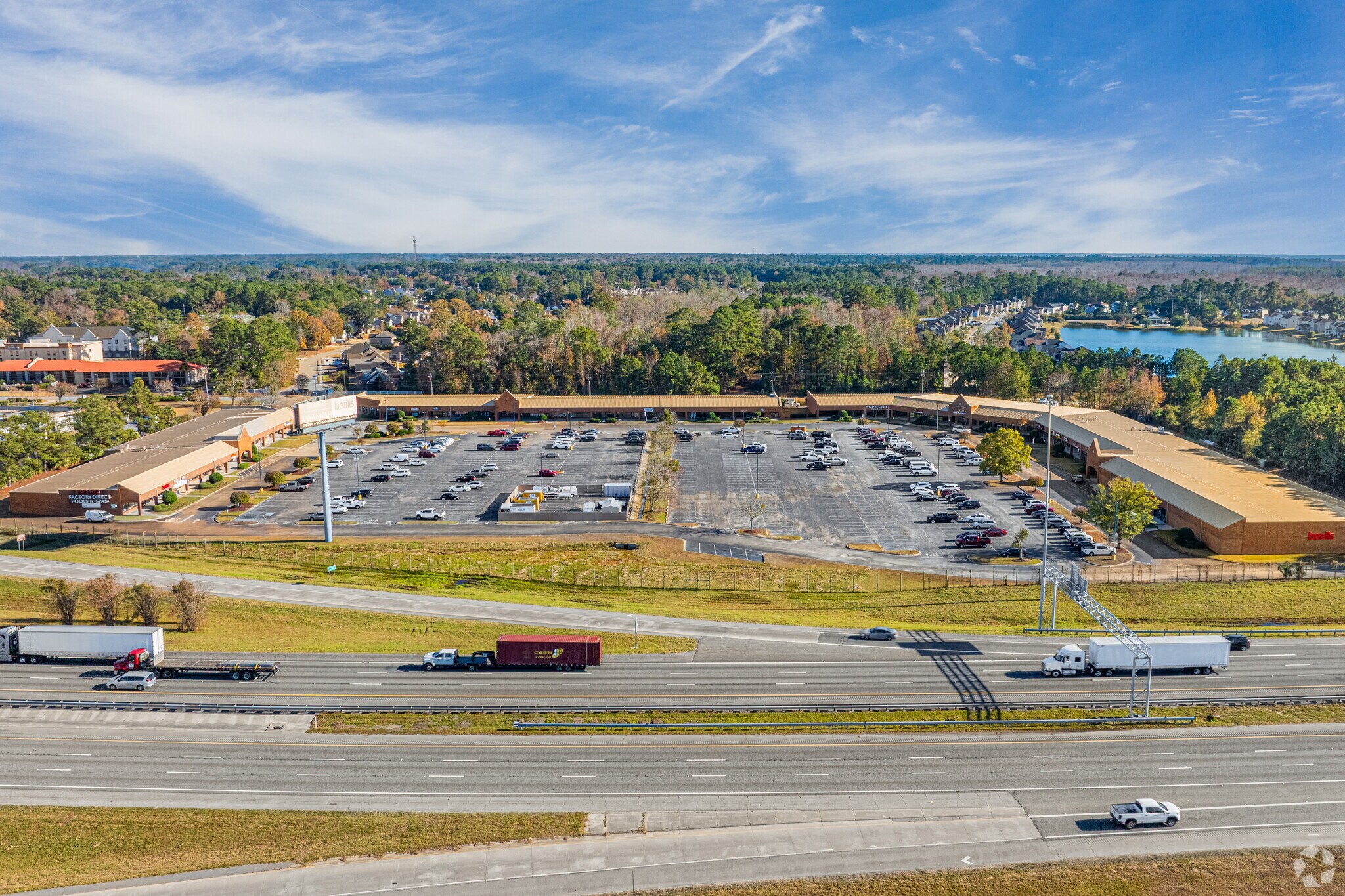 11 Gateway Blvd S, Savannah, GA à louer Photo principale- Image 1 de 11