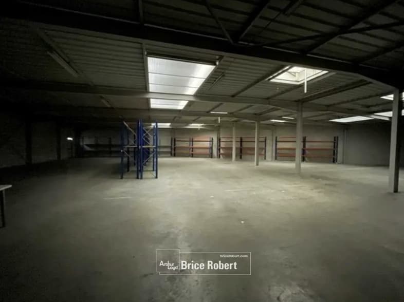 41 Rue Louis Pradel, Corbas for lease - Interior Photo - Image 2 of 7