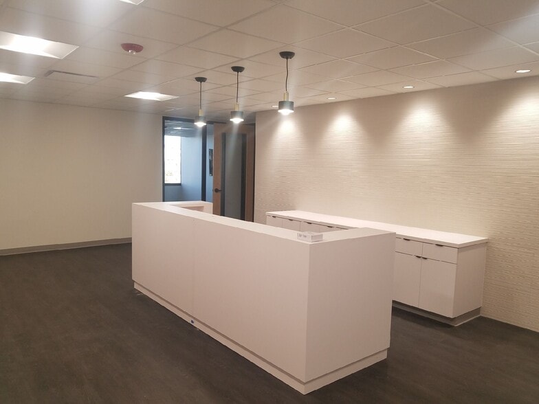 4700 Belleview Ave, Kansas City, MO à louer - Photo intérieure - Image 3 de 21