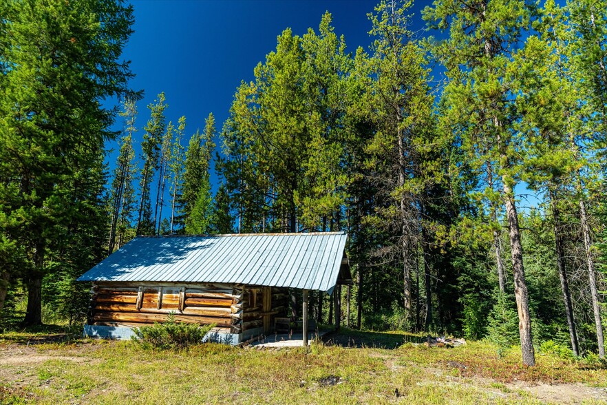 Nhn Logan Creek Road, Kila, MT for sale - Building Photo - Image 3 of 97