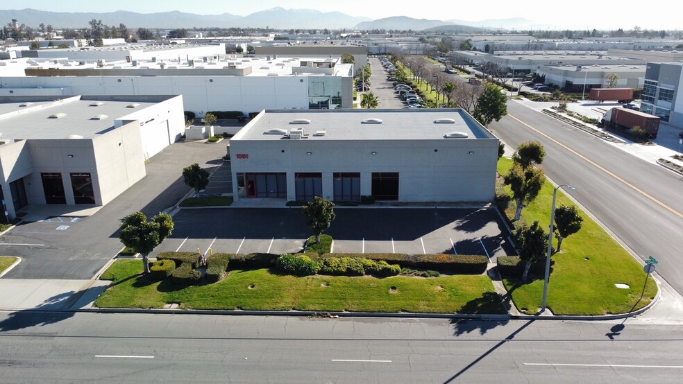 1561 S Vineyard Ave, Ontario, CA for lease - Building Photo - Image 1 of 16