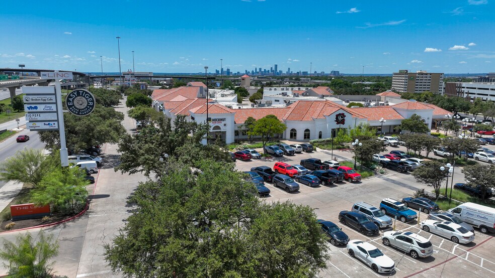 6406 N IH 35, Austin, TX à louer - Aérien - Image 2 de 3