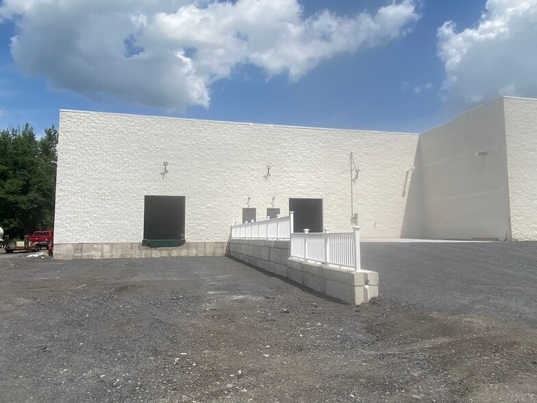 2261 Sans Souci Pky, Hanover Township, PA for lease - Building Photo - Image 2 of 2