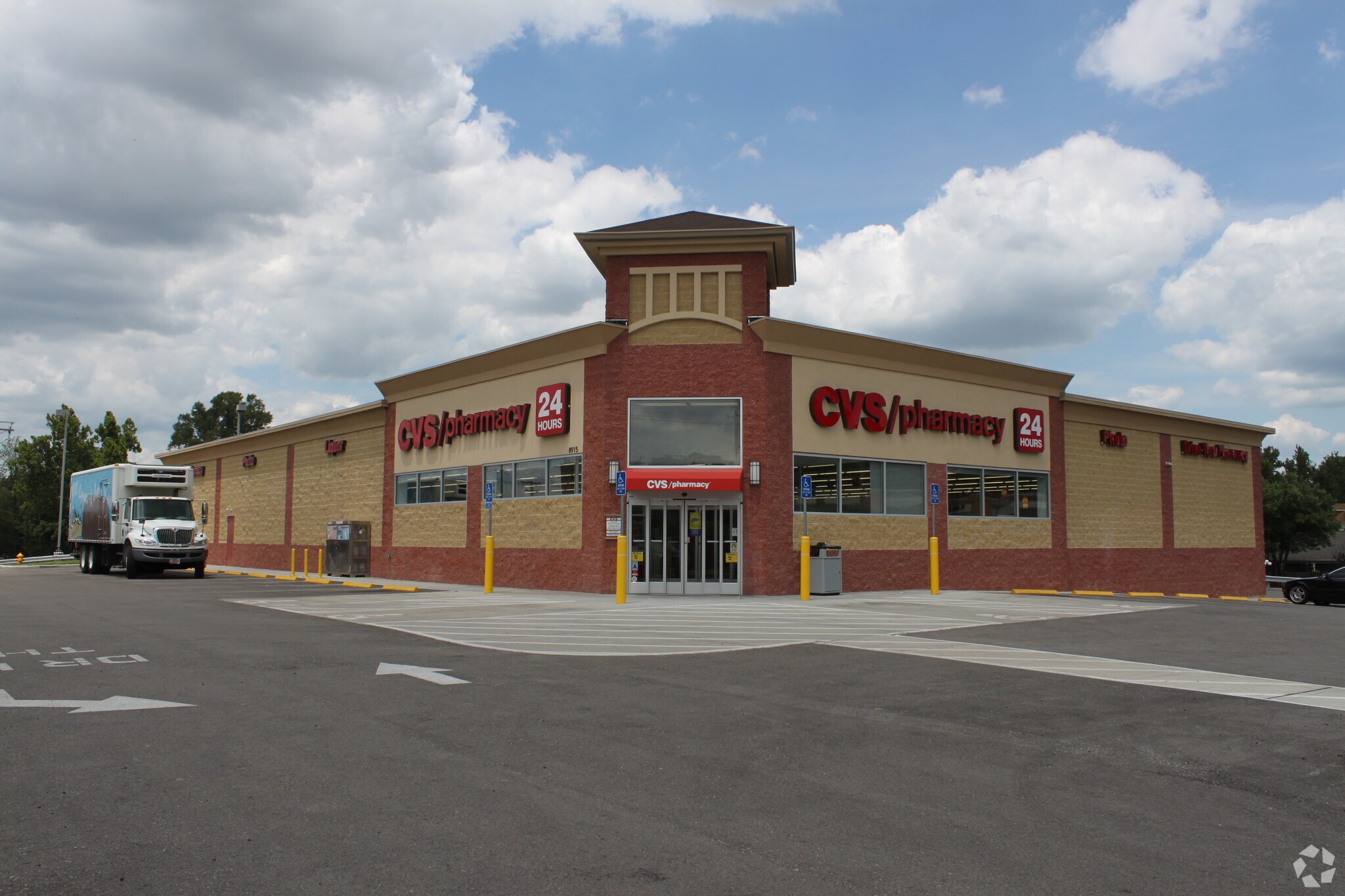 8915 Saint Charles Rock Rd, Saint Louis, MO for lease Primary Photo- Image 1 of 5