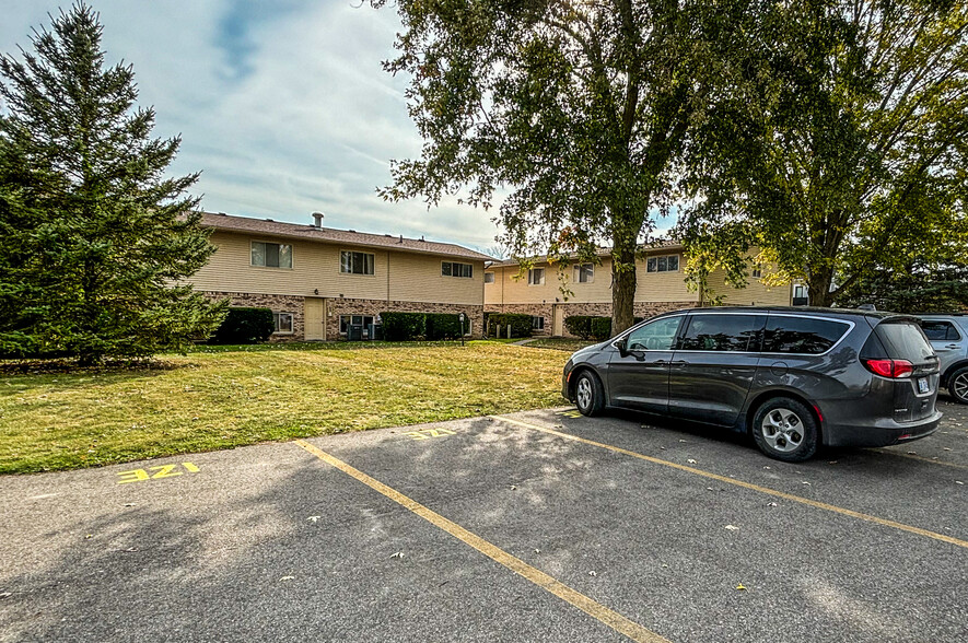 197 Denby St, Romeo, MI à vendre - Photo du bâtiment - Image 3 de 11