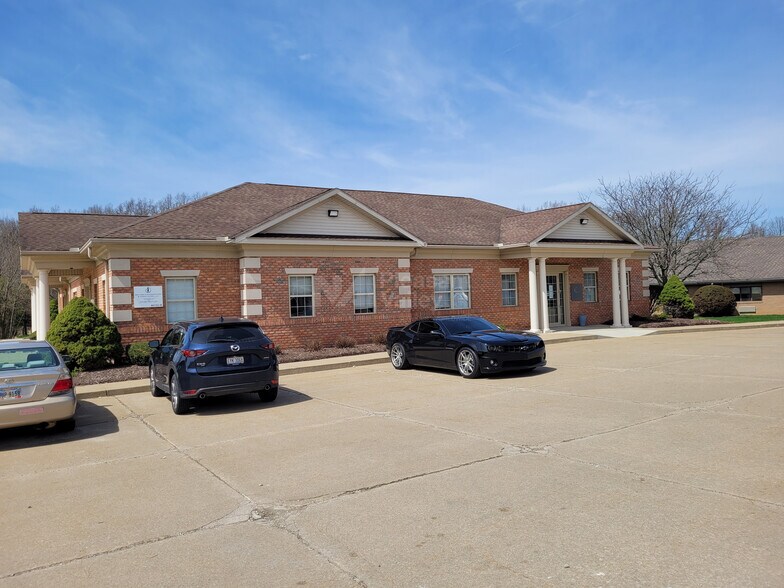 4016-4018 Massillon Rd, Uniontown, OH à vendre - Photo du bâtiment - Image 2 de 4