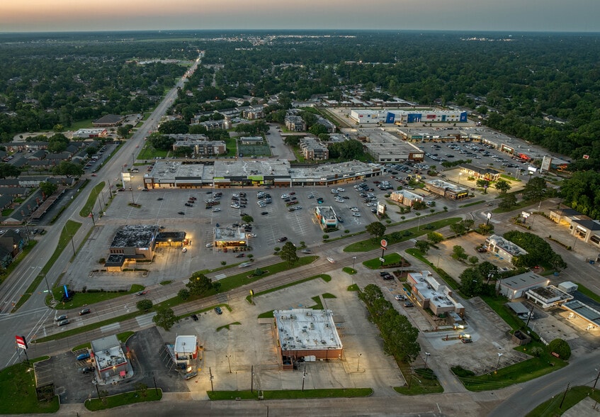6420-6474 Phelan Blvd, Beaumont, TX à vendre - Photo du bâtiment - Image 3 de 10