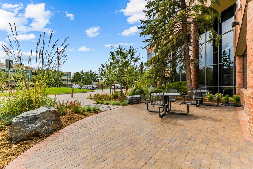 4695 S Monaco St, Denver, CO à louer - Photo du bâtiment - Image 2 de 13