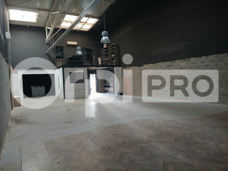 Retail in Nîmes for lease - Interior Photo - Image 3 of 6