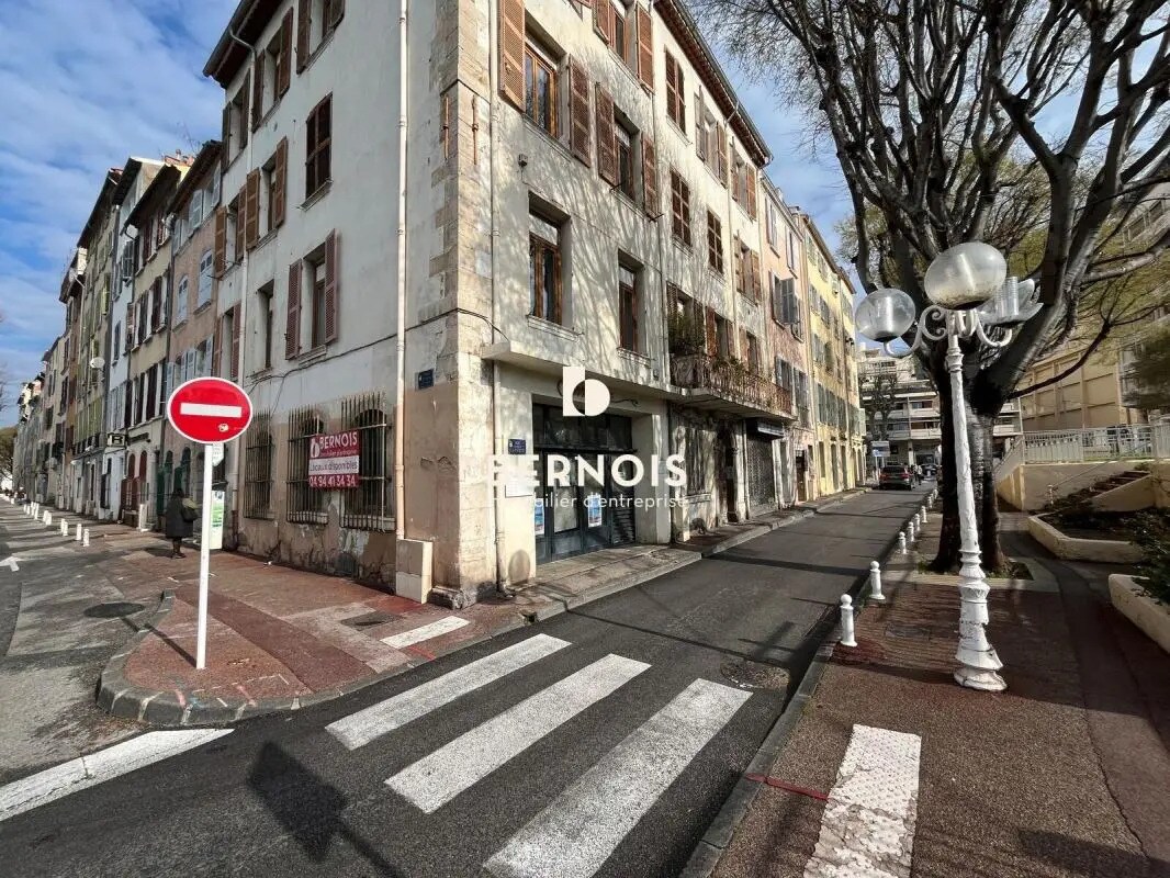 Commerce de détail dans Toulon à vendre Photo du bâtiment- Image 1 de 10