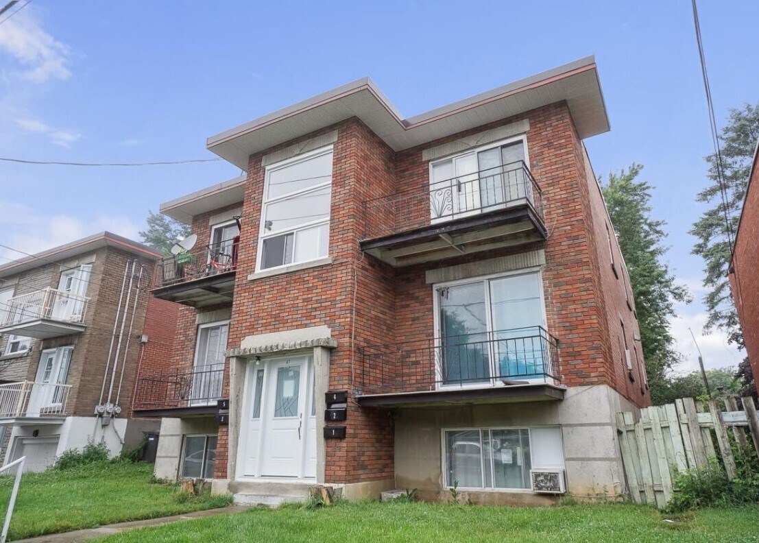 47 Rue du Pontmain, Laval, QC à vendre Photo du bâtiment- Image 1 de 1