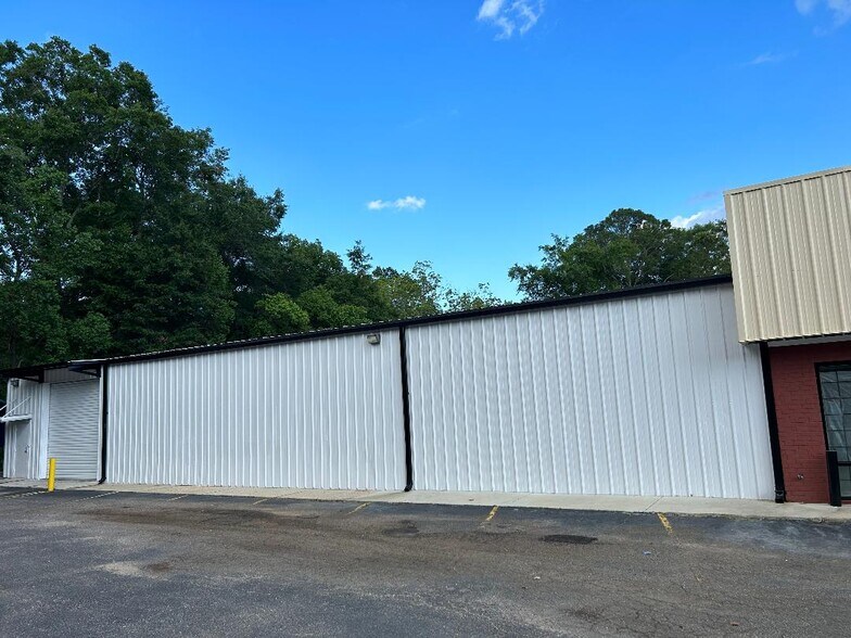 3226 Saint Stephens Rd, Mobile, AL à vendre - Photo du bâtiment - Image 2 de 7