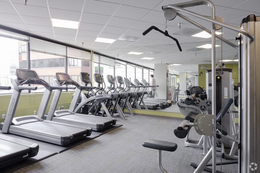 3773 Cherry Creek North Dr, Denver, CO for lease - Interior Photo - Image 3 of 19