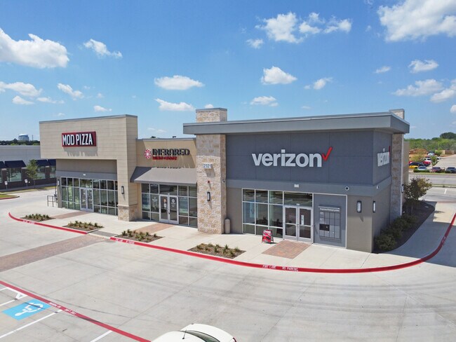 Plus de détails pour 2321 State Highway 121, Euless, TX - Commerce de détail à louer