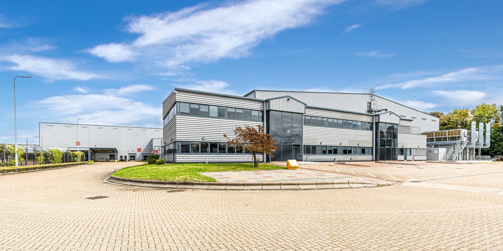 Eastern Av, Grays à louer Photo du bâtiment- Image 1 de 2