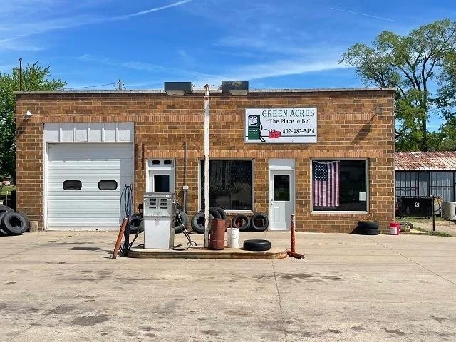 402 E Main St, Chambers, NE for sale - Primary Photo - Image 1 of 32