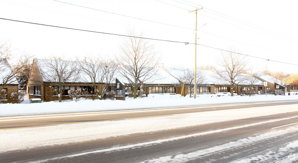 2340-2350 E Stadium Blvd, Ann Arbor, MI for sale - Building Photo - Image 2 of 2