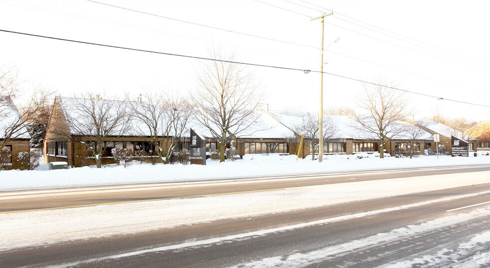 2340-2350 E Stadium Blvd, Ann Arbor, MI à vendre - Photo du bâtiment - Image 2 de 2