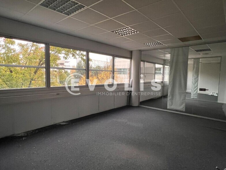 Office in Bordeaux for lease - Interior Photo - Image 3 of 4