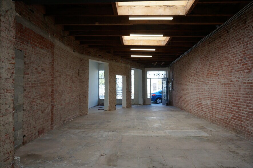 5128 Santa Monica Blvd, Los Angeles, CA à louer - Photo du bâtiment - Image 2 de 6